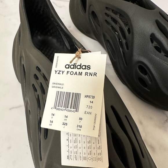 Yeezy Foam Runner - Picture 2 of 4
